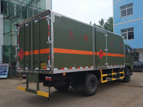 东风6米1(9吨)爆破器材车