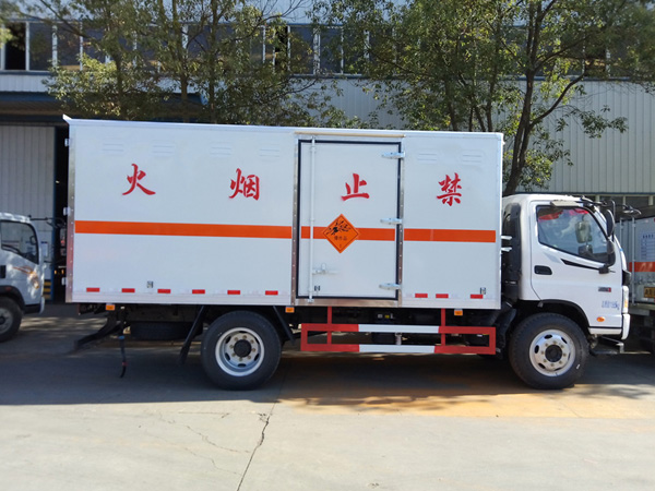 福田5米1(7吨)爆破器材车