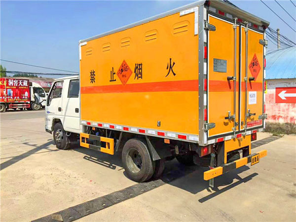 江铃双排(蓝牌)爆破器材车