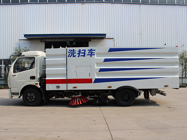 东风多利卡洗扫车(国V)