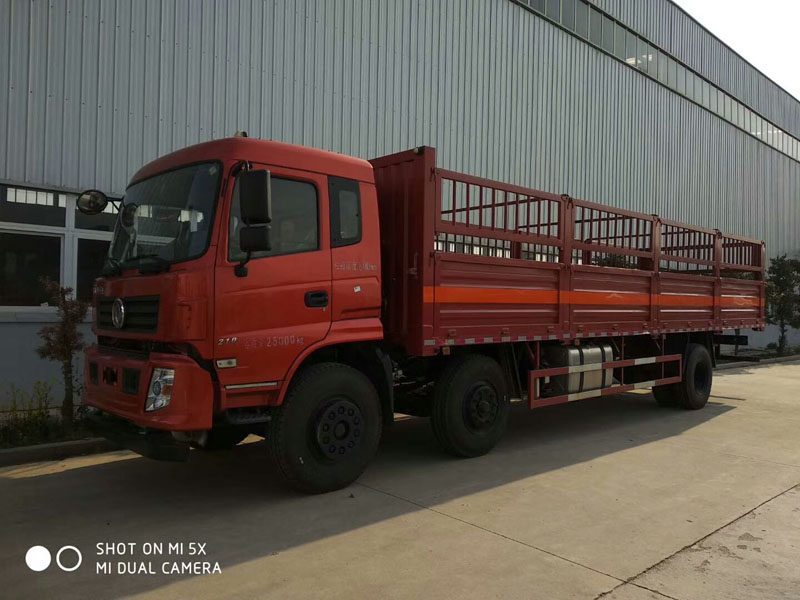 东风9.5米(15.3吨)气瓶车