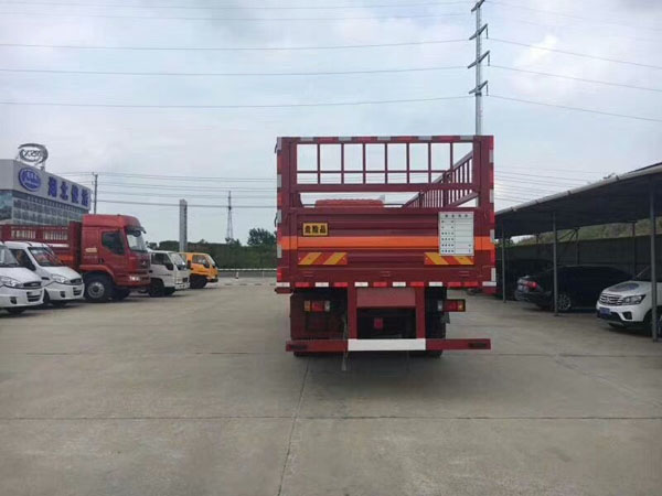 柳汽9.5米(15.3吨)气瓶车