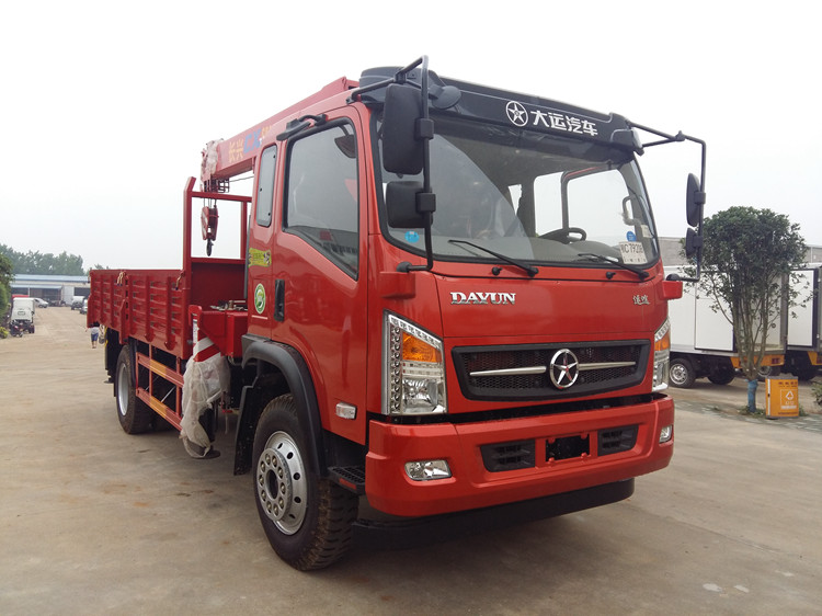 大运随车吊黄牌6.3吨