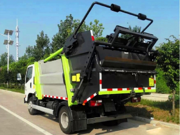 江铃凯锐国六8方无泄漏压缩式垃圾车