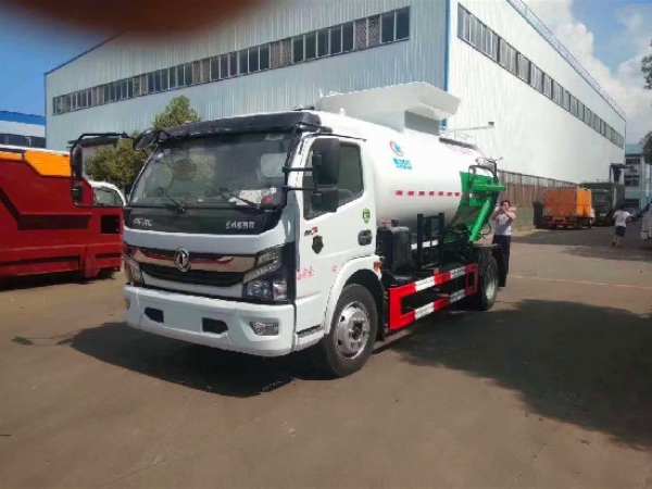 东风多利卡国六8方(圆罐)餐厨垃圾车