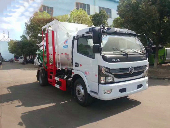 东风多利卡国六8方(圆罐)餐厨垃圾车