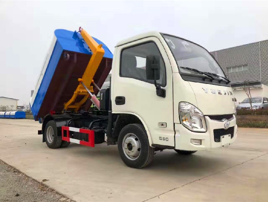 跃进小福星国六3~4方车厢可卸(钩臂)式垃圾车