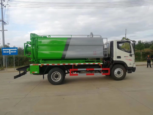 福田瑞沃10方清洗吸污车