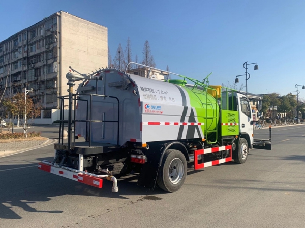 东风多利卡8方道路养护车,清洗车价格