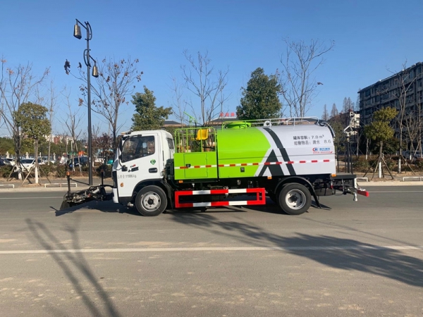 东风多利卡8方道路养护车,清洗车价格