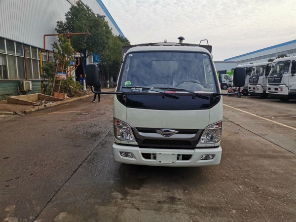 福田微型扫路车(0.8方水罐1.7方尘罐)