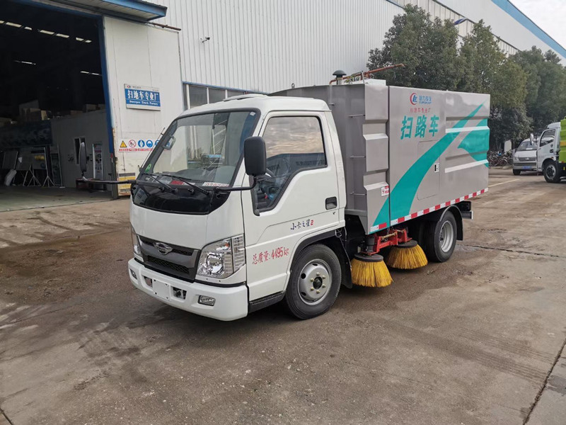 福田微型扫路车(0.8方水罐1.7方尘罐)
