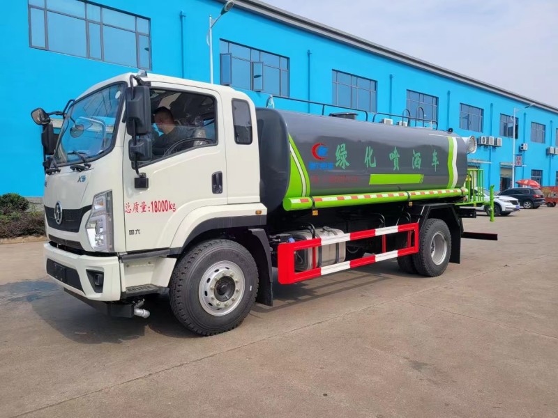 陕汽X9洒水车15吨30米喷雾