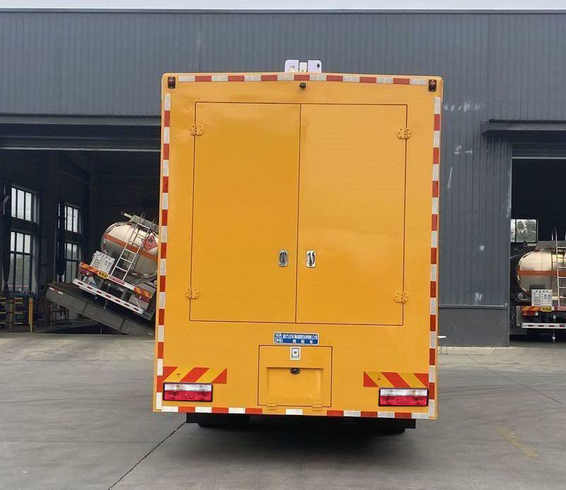 D9 2000-4000方排水车