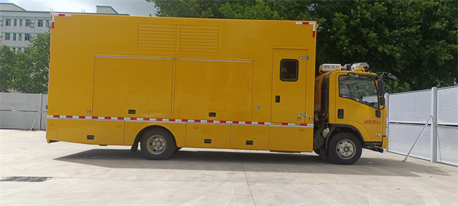 五十铃救险装备车